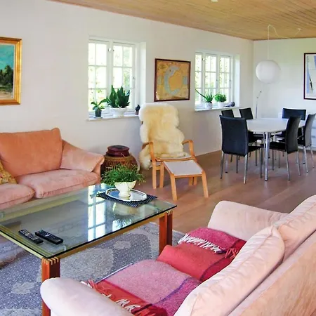 Beautiful In With Wifi And 2 Bedrooms *